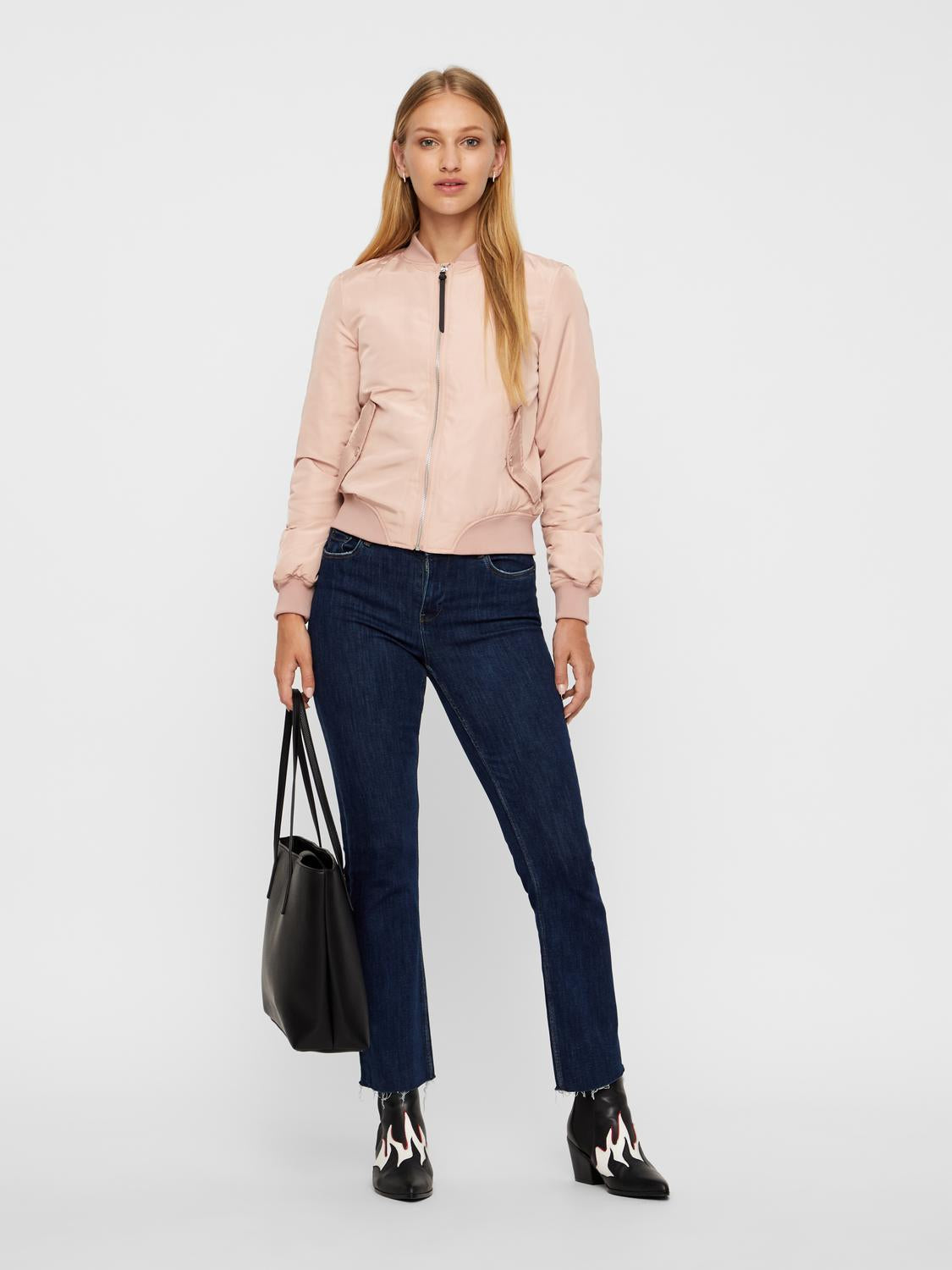 model_shot-front